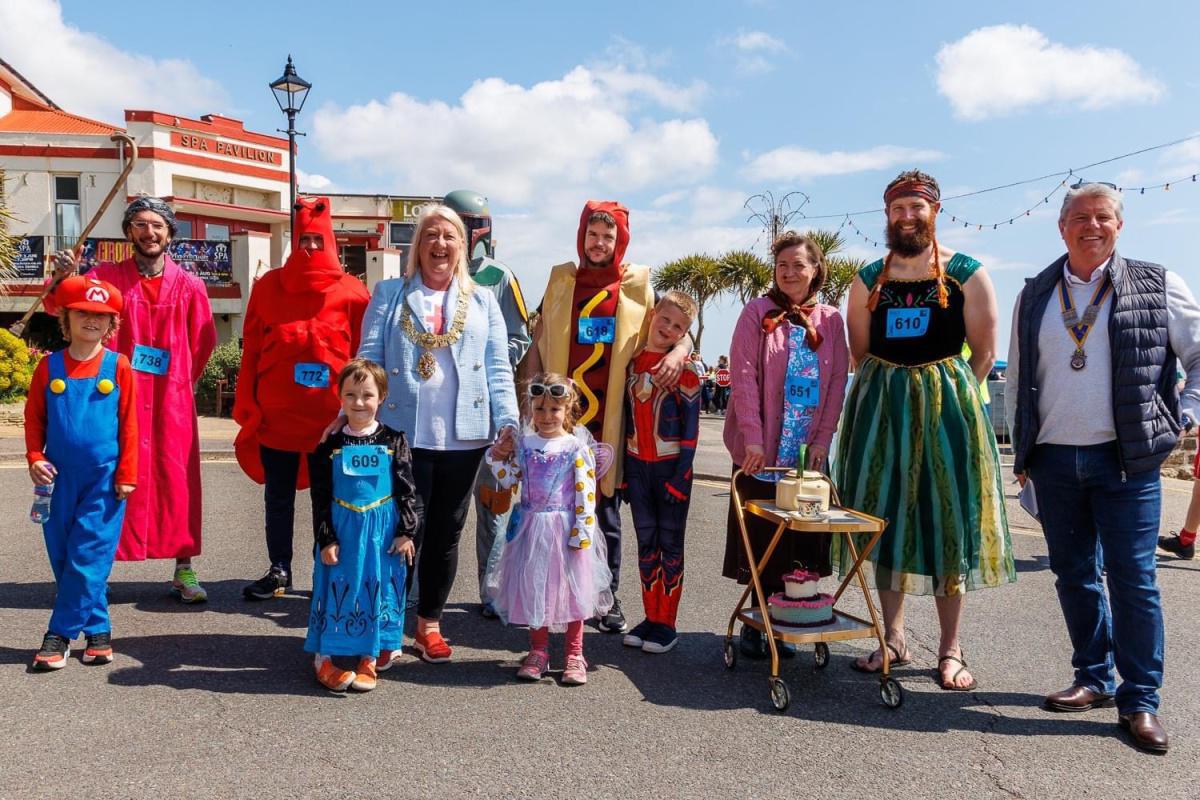 Felixstowe Fun Run by Tim Garrett-Moore