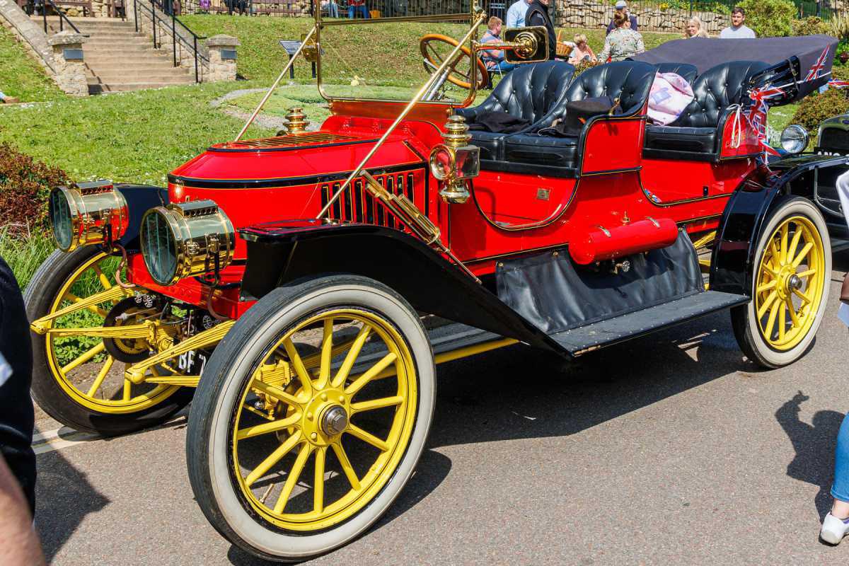 Class Vehicles by Tim Garrett-Moore Class Vehicles by Tim Garrett-Moore