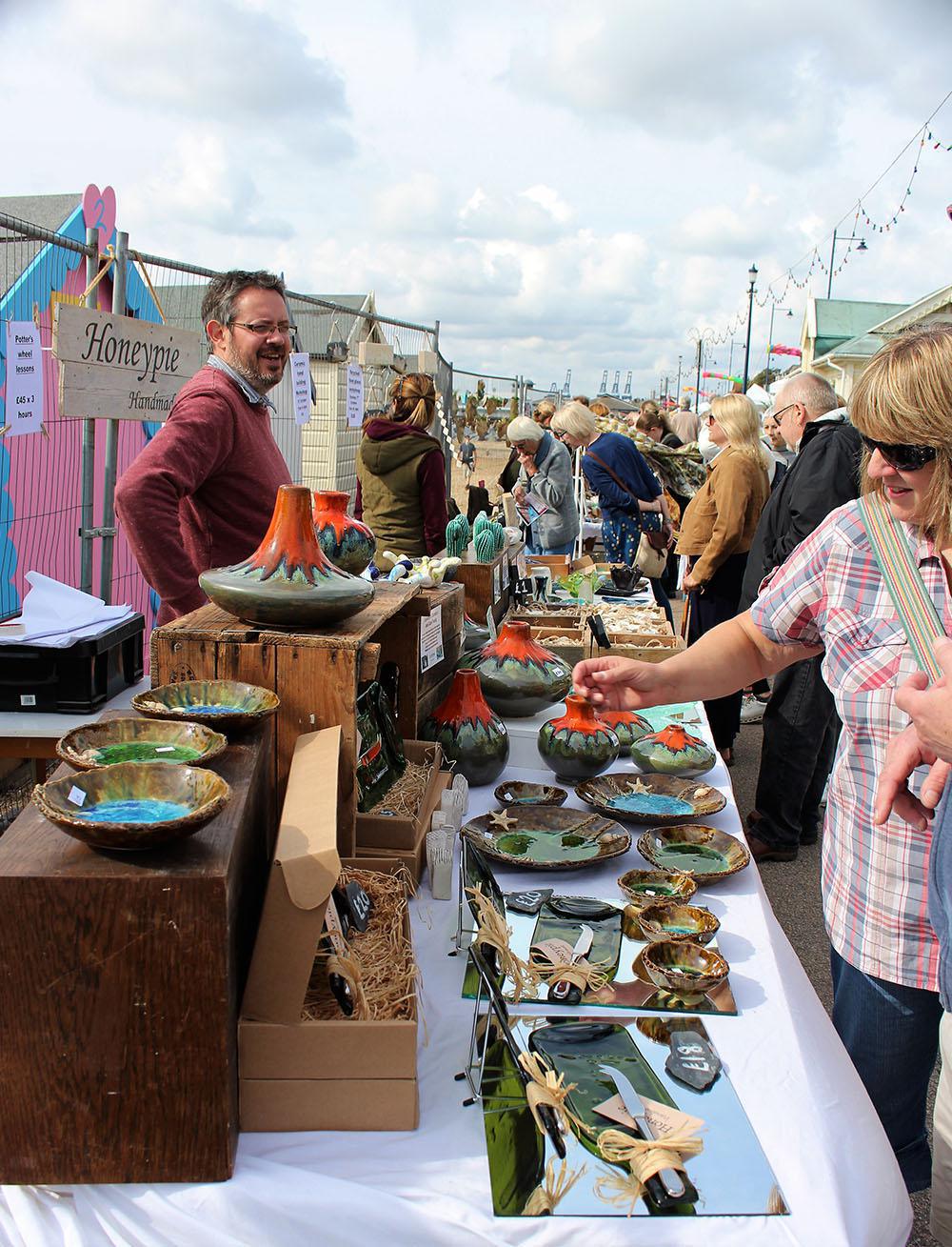 Felixstowe's Long Standing Event ‘Art on the Prom’ returns this September Felixstowe's Long Standing Event ‘Art on the Prom’ returns this September
