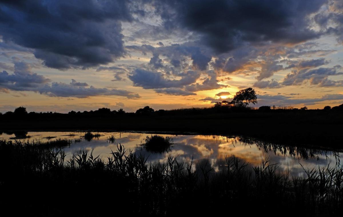 Felixstowe Ferry Sunset by Stephen Squirrell Felixstowe Ferry Sunset by Stephen Squirrell