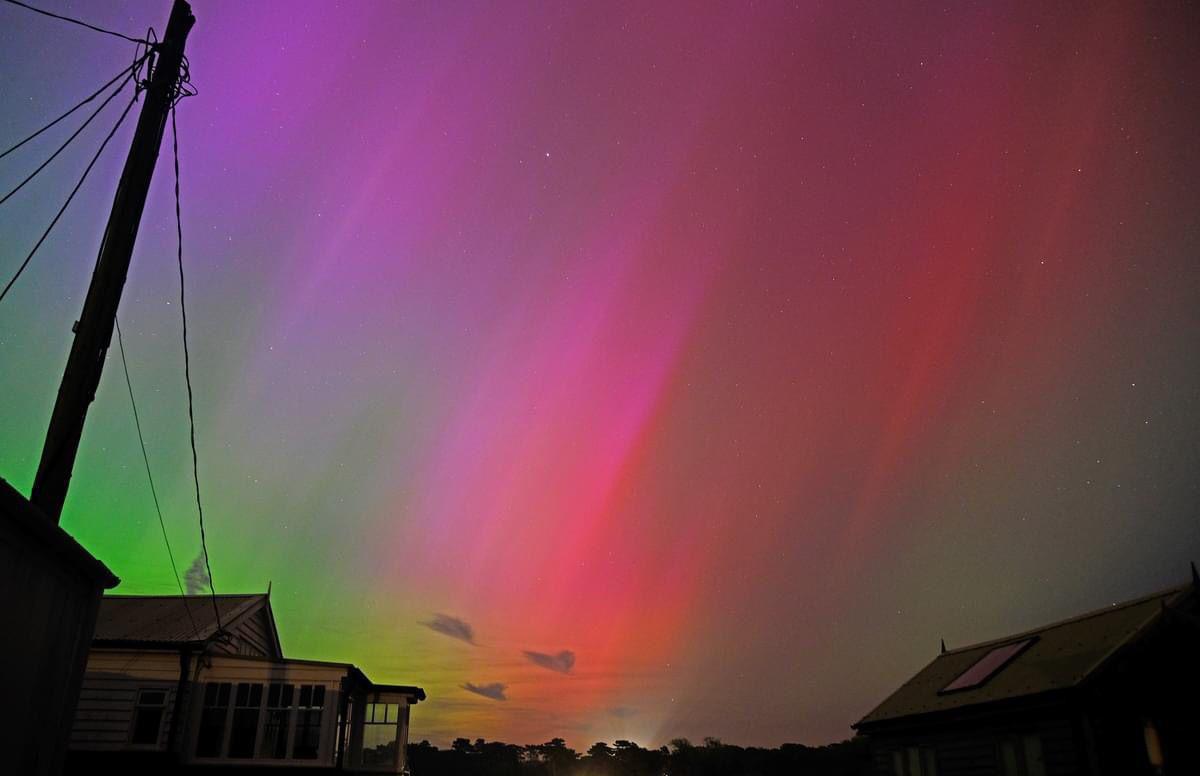 Stunning Photos of Last Night's Aurora Borealis in Felixstowe!