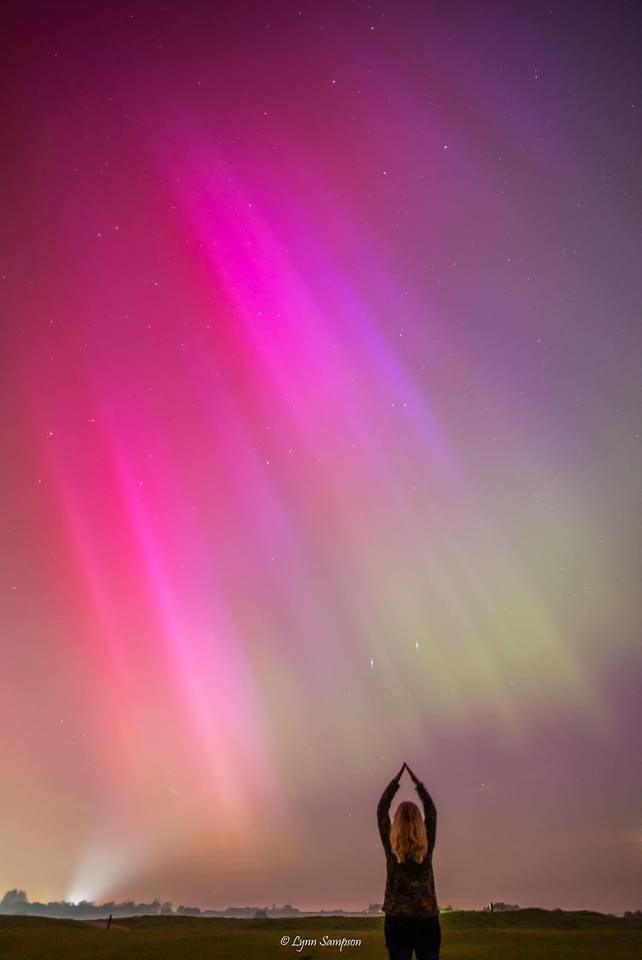 Stunning Photos of Last Night's Aurora Borealis in Felixstowe!