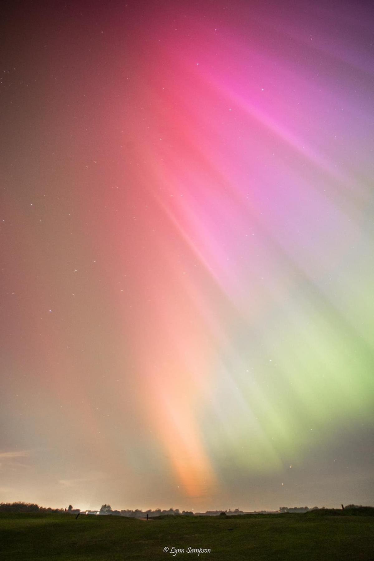 Stunning Photos of Last Night's Aurora Borealis in Felixstowe!