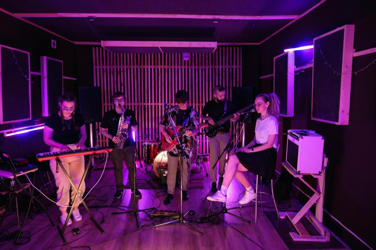 🎶 The Doobie Experience