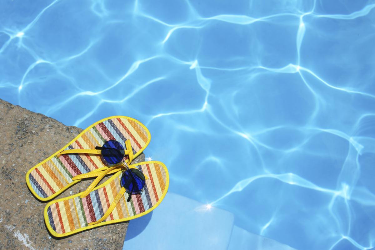 Algangrepp i poolvattnet Algangrepp i poolvattnet