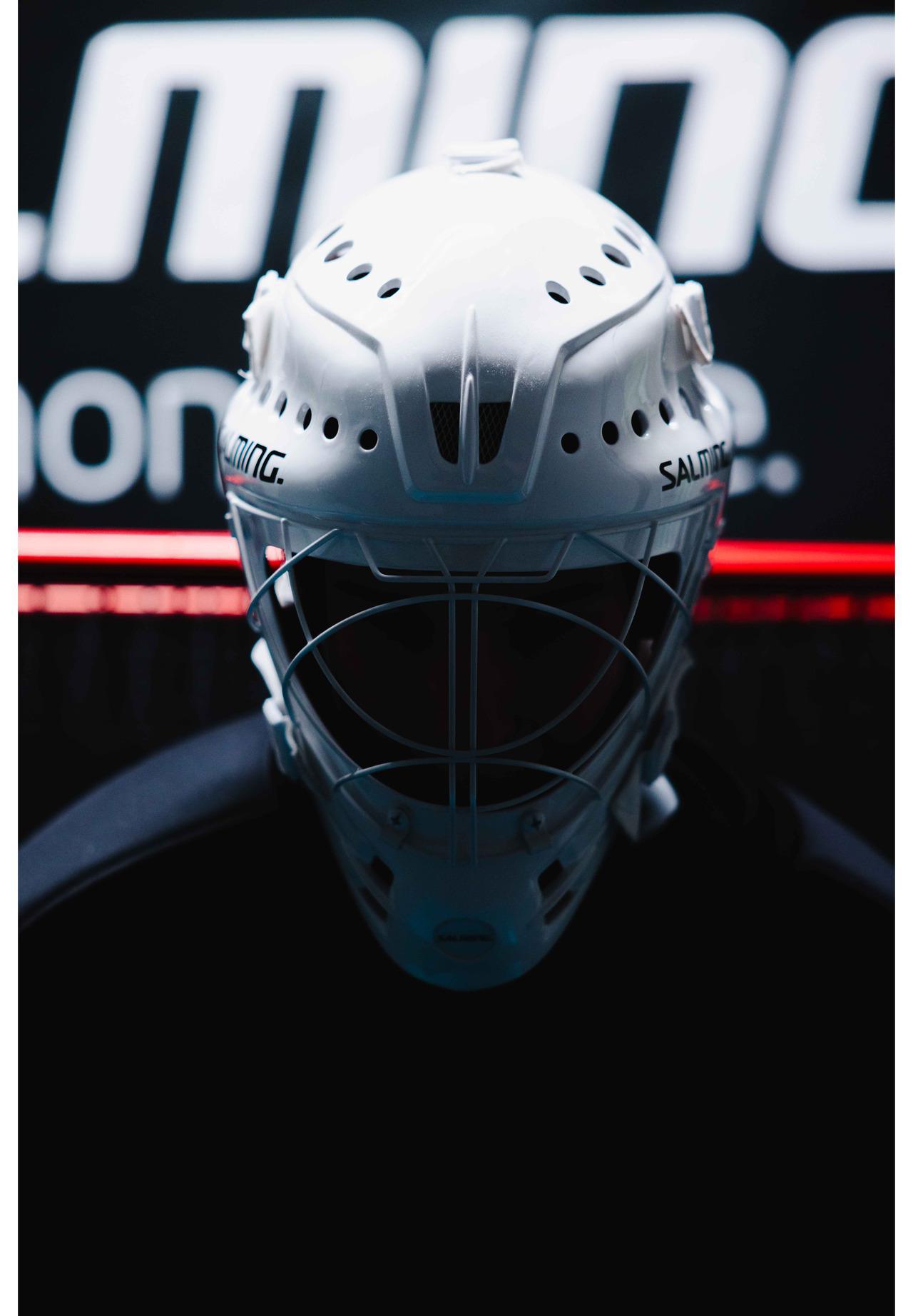Goalie_helmet