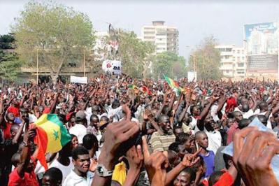ÉTONNANT ET REPOSANT PEUPLE SÉNÉGALAIS !
