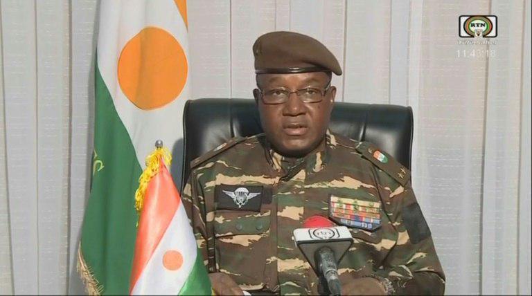 Président du Niger: Le gouvernement poursuit le président déchu pour trahison et atteinte à l'ordre intérieur et extérieur