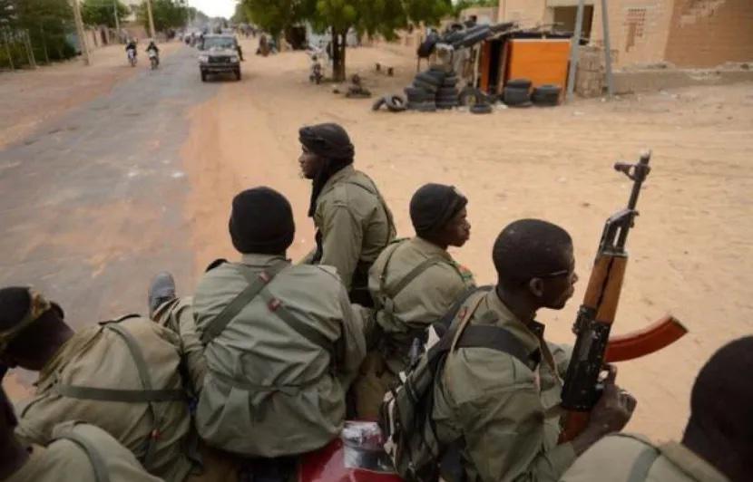 Mali: des jihadistes imposent un blocus à Tombouctou