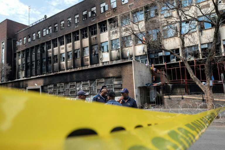 Le bilan de l'incendie à Johannesburg passe à 76 morts
