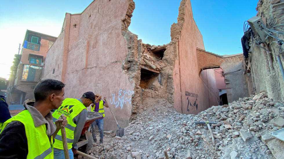 Séisme d'Al Haouz: Sur Hautes Instructions de Sa Majesté le Roi Mohammed VI, les FAR déploient d’urgence des moyens humains et logistiques importants, aériens et terrestres