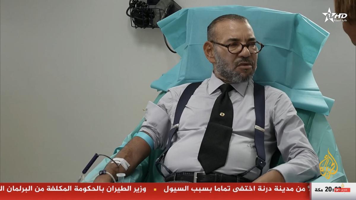 Séisme d’Al-Haouz : Sa Majesté le Roi Se rend au chevet des blessés et effectue un don de sang