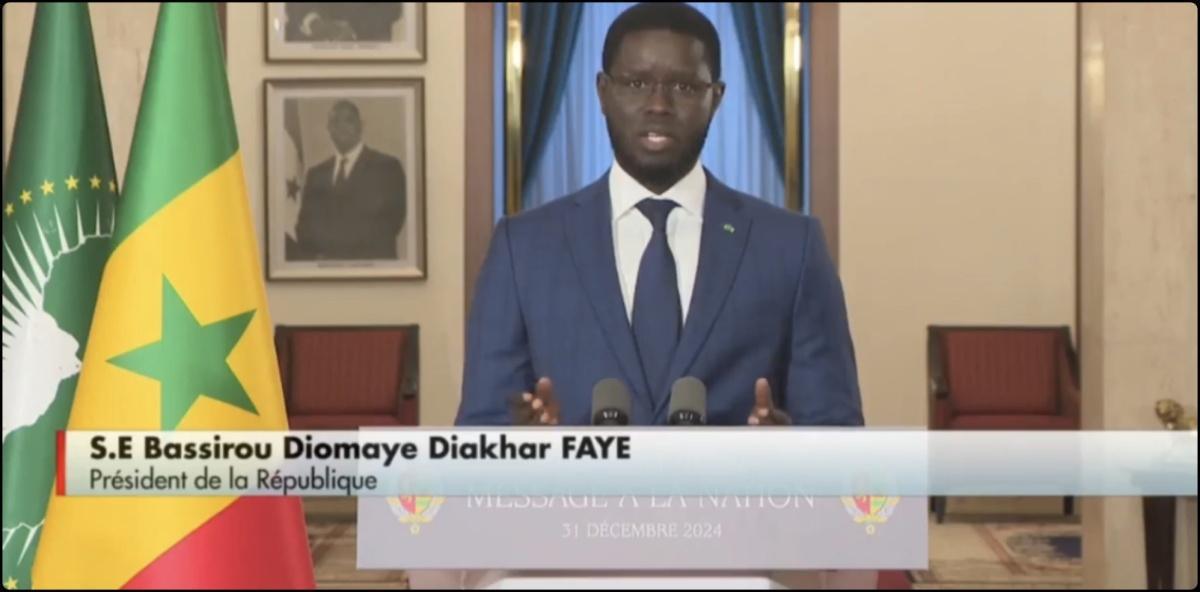 LA 5ème RÉPUBLIQUE : TROIS MOIS DE GROSSESSE ET UN ENFANT DÉJÀ SI ATTENDU ! LA 5ème RÉPUBLIQUE : TROIS MOIS DE GROSSESSE ET UN ENFANT DÉJÀ SI ATTENDU !