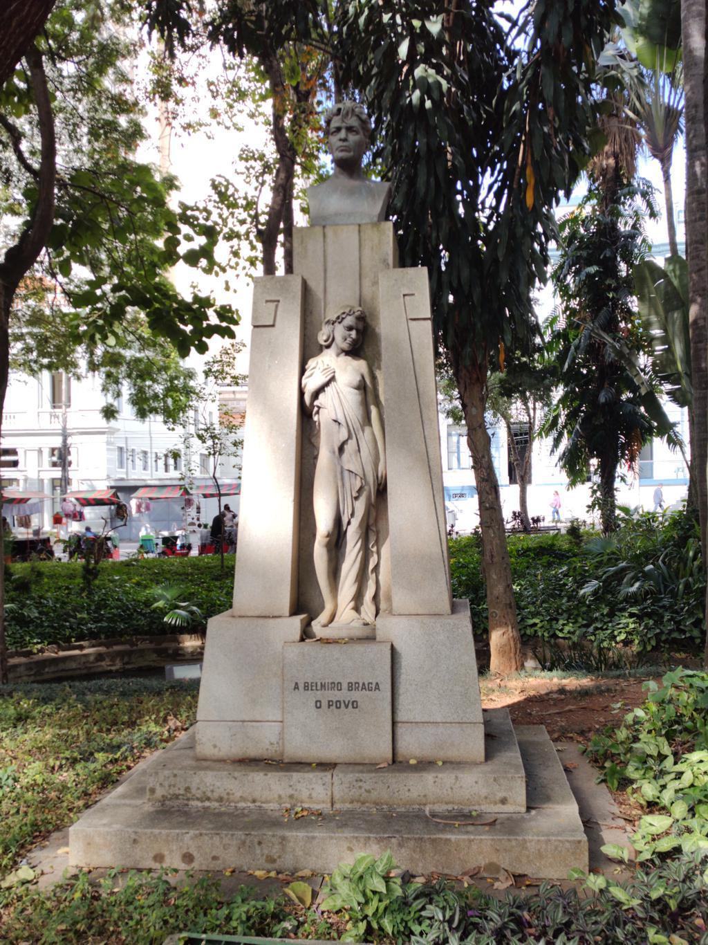 Monumento em homenagem a Belmiro Ferreira Braga Monumento em homenagem a Belmiro Ferreira Braga