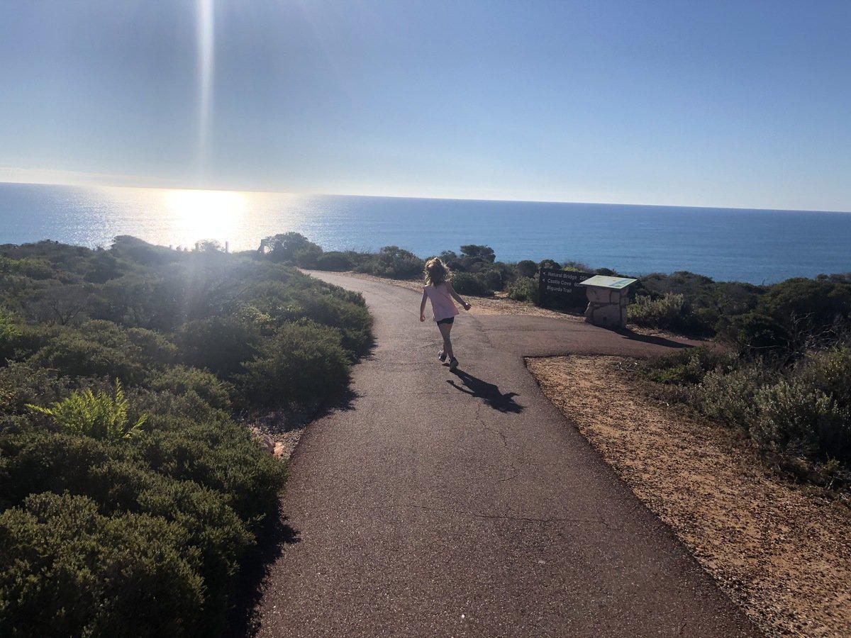 Coastal Lookouts and Walks Coastal Lookouts and Walks