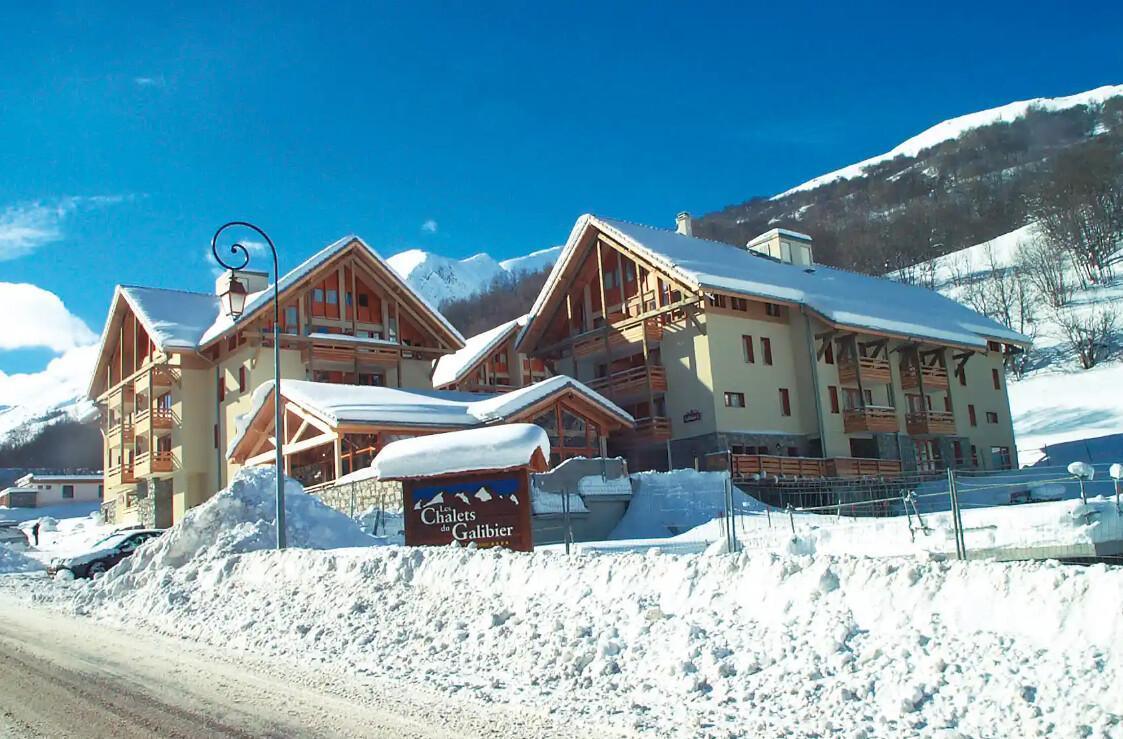 VALLOIRE: Les Chalets du Galibier (HAUTES-ALPES) VALLOIRE: Les Chalets du Galibier (HAUTES-ALPES)