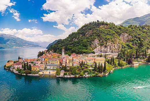 SAN SIRO : LAC DE COME (Italie) SAN SIRO : LAC DE COME (Italie)