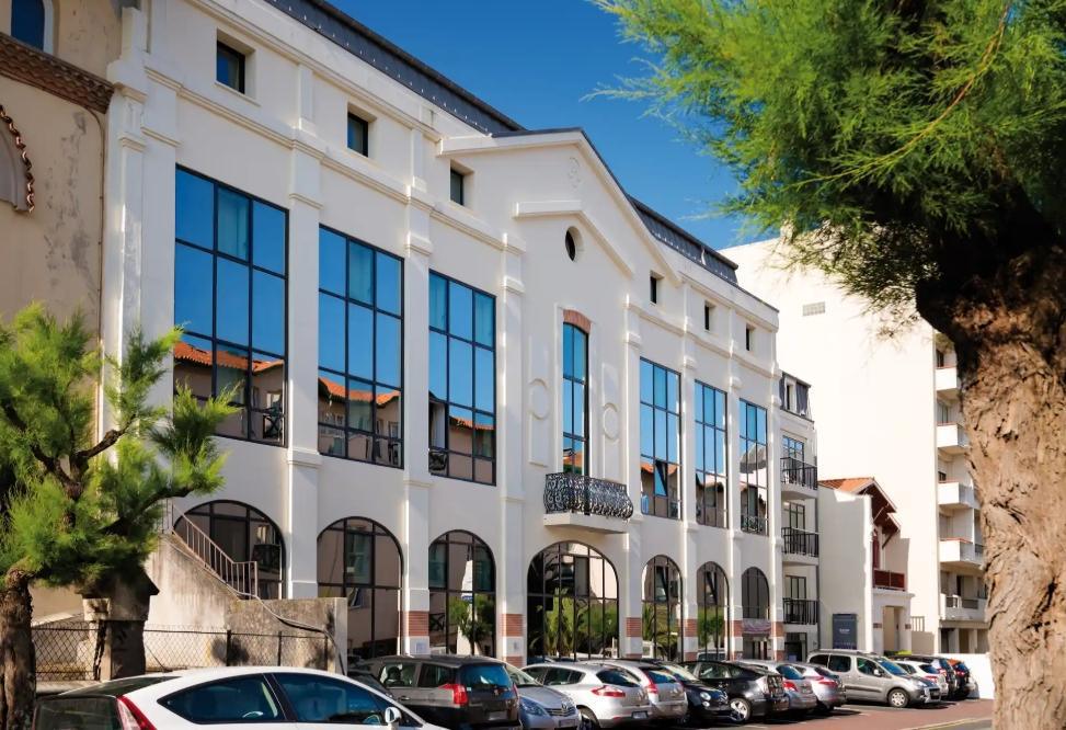 BIARRITZ : Les Patios d'Eugénie (Pyrénéee Atlantique) BIARRITZ : Les Patios d'Eugénie (Pyrénéee Atlantique)