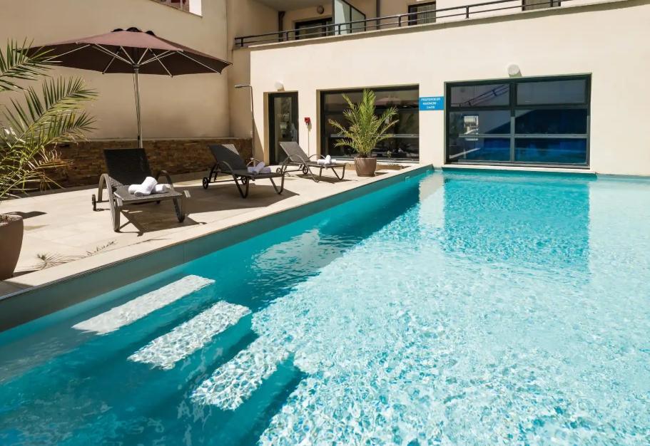 BIARRITZ : Les Patios d'Eugénie (Pyrénéee Atlantique)