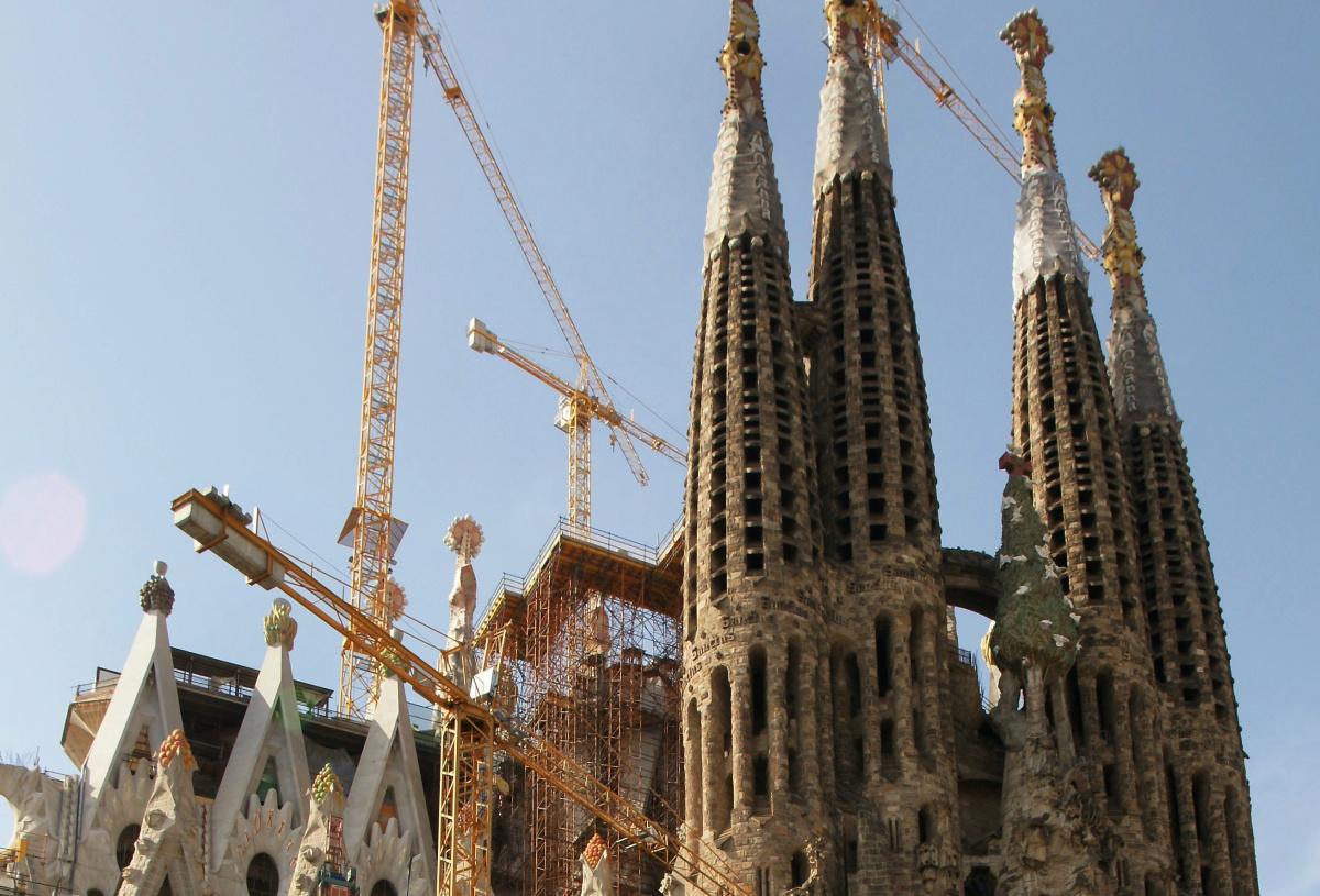 Camino de la fe a la catedral de San Esteban Camino de la fe a la catedral de San Esteban