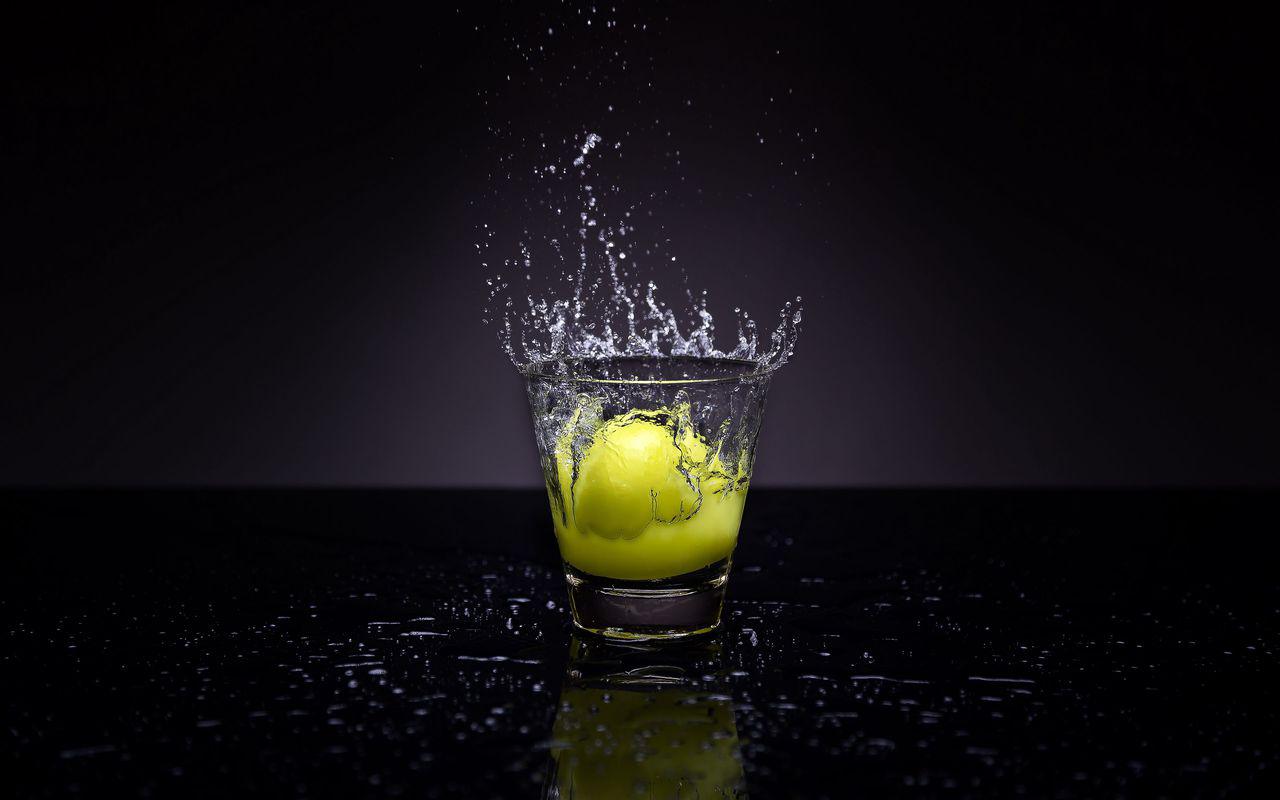 3840x2400 лимон, стакан, вода, брызги обои 4k ultra hd 16:10