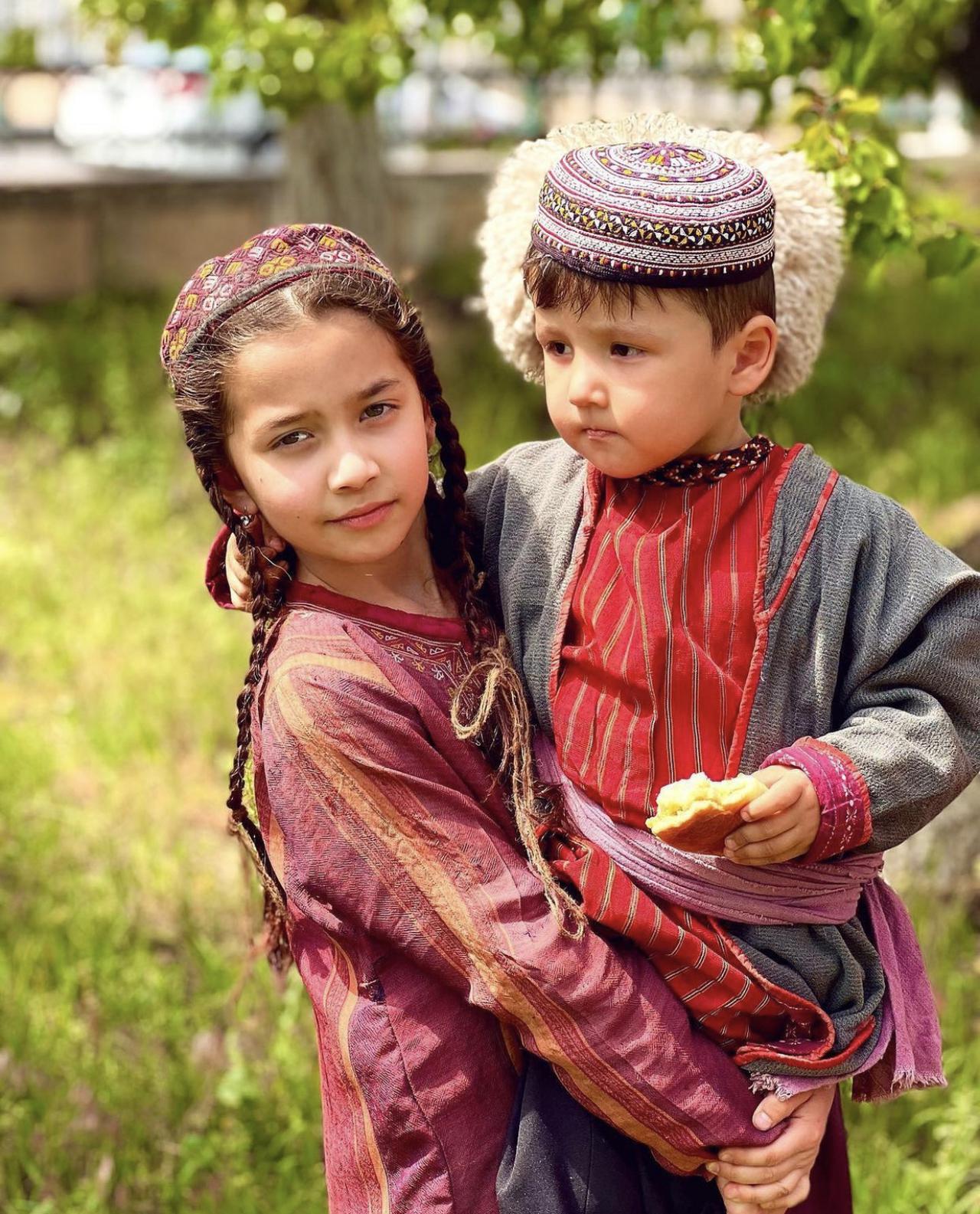Фотографии со съёмок нового фильма #Istarin 🎬😍 Посмотрите на наших детишек актёров ❤️ One love 🇹🇲  Фото: @annushtashli 