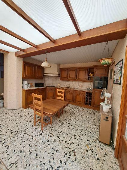 * SOUS OFFRE* Maison de Ville à moderniser Jardin et 4 chambres possible 190 000 Euros