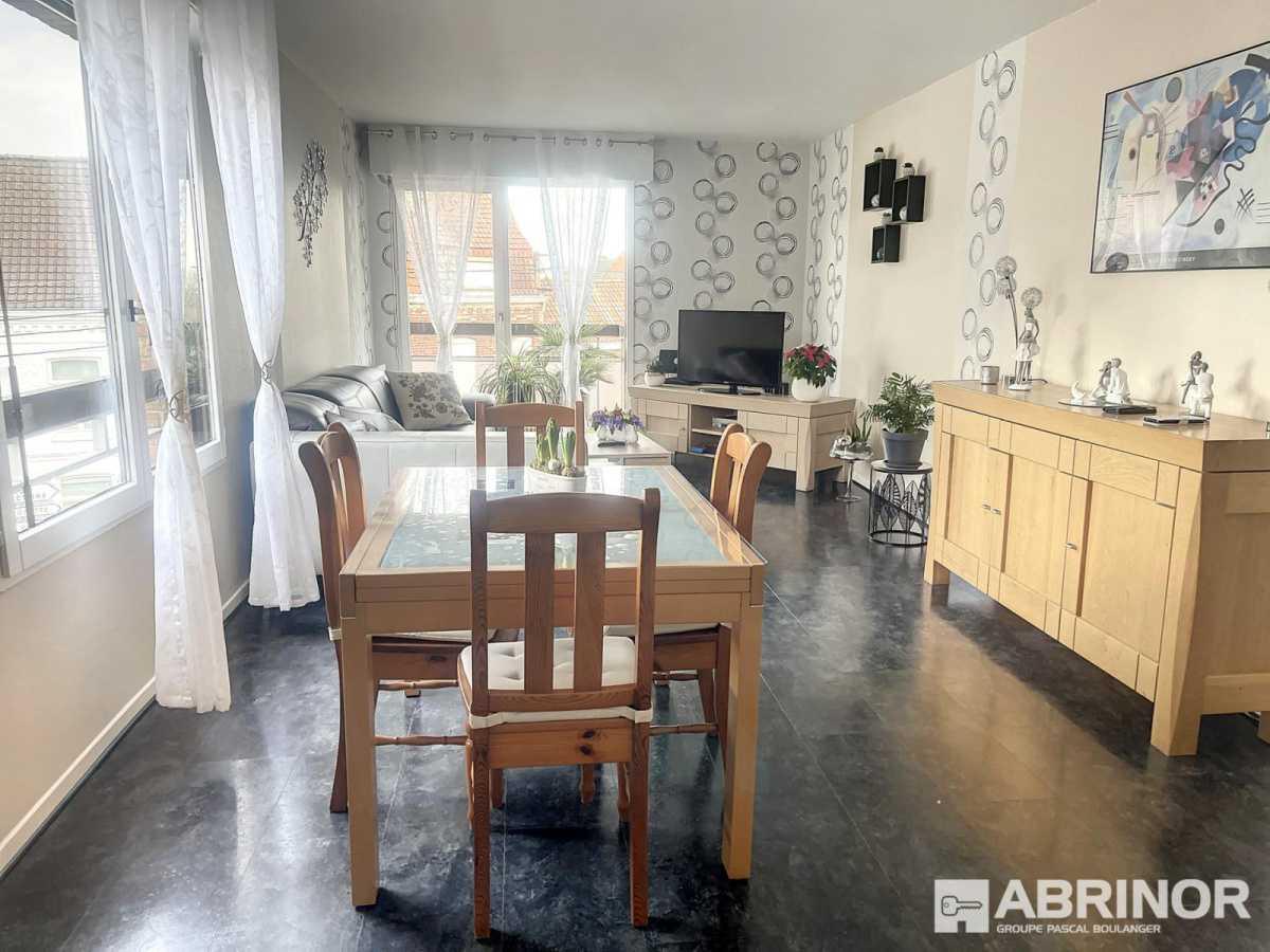 VENDU !! APPARTEMENT T3 de 79.29 M², GARAGE, CAVE - 209 800 €* 