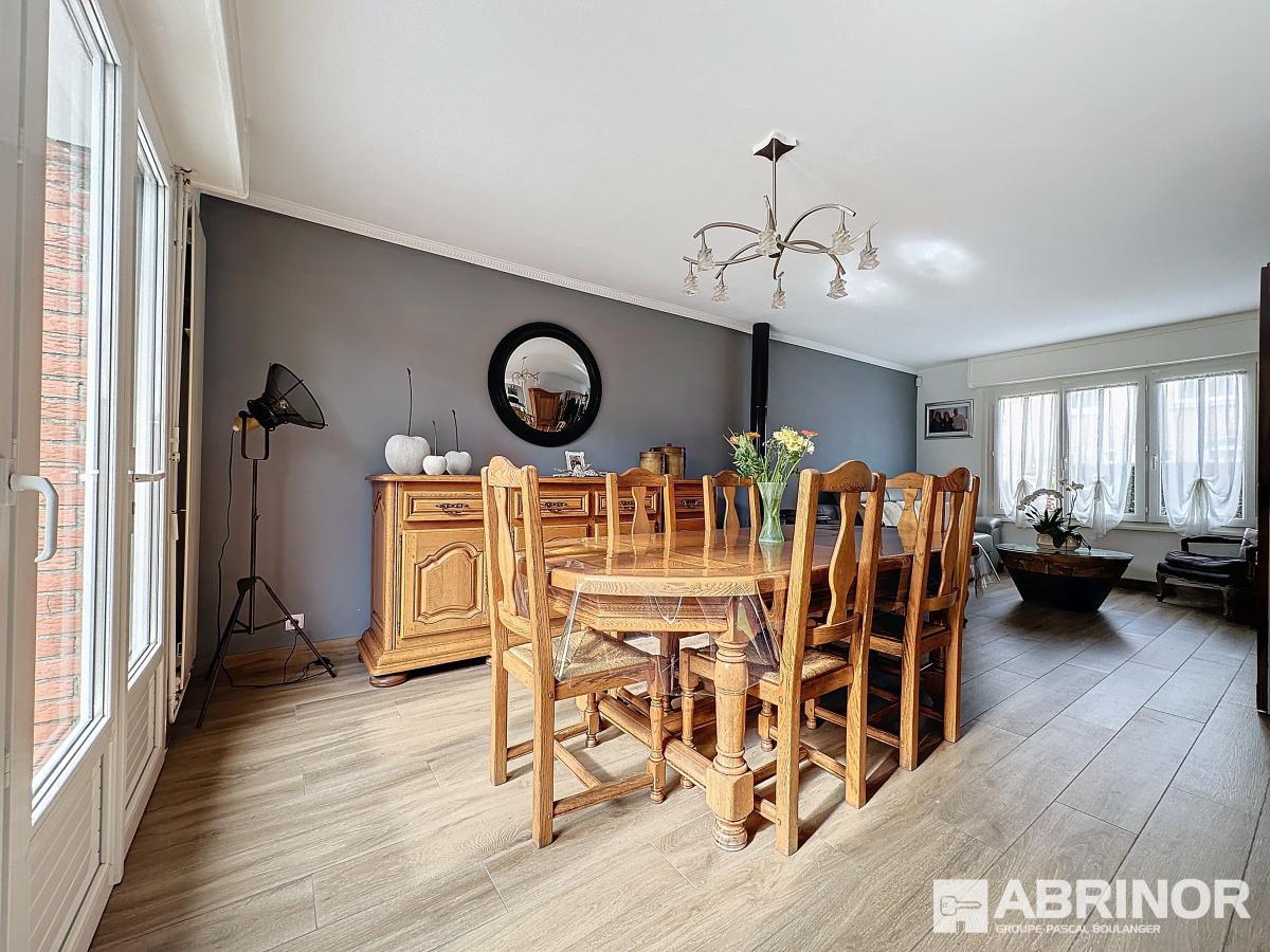 MAISON SEMI INDIVIDUELLE DE 85 m² HAB. - 3 CHAMBRES - GARAGE - PARKING - JARDIN SUD OUEST - 299 000*