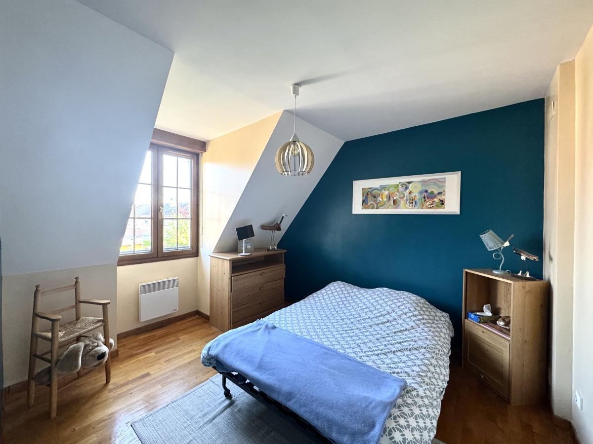 individuelle 4ch + combles jardin garage 435 000 Euros