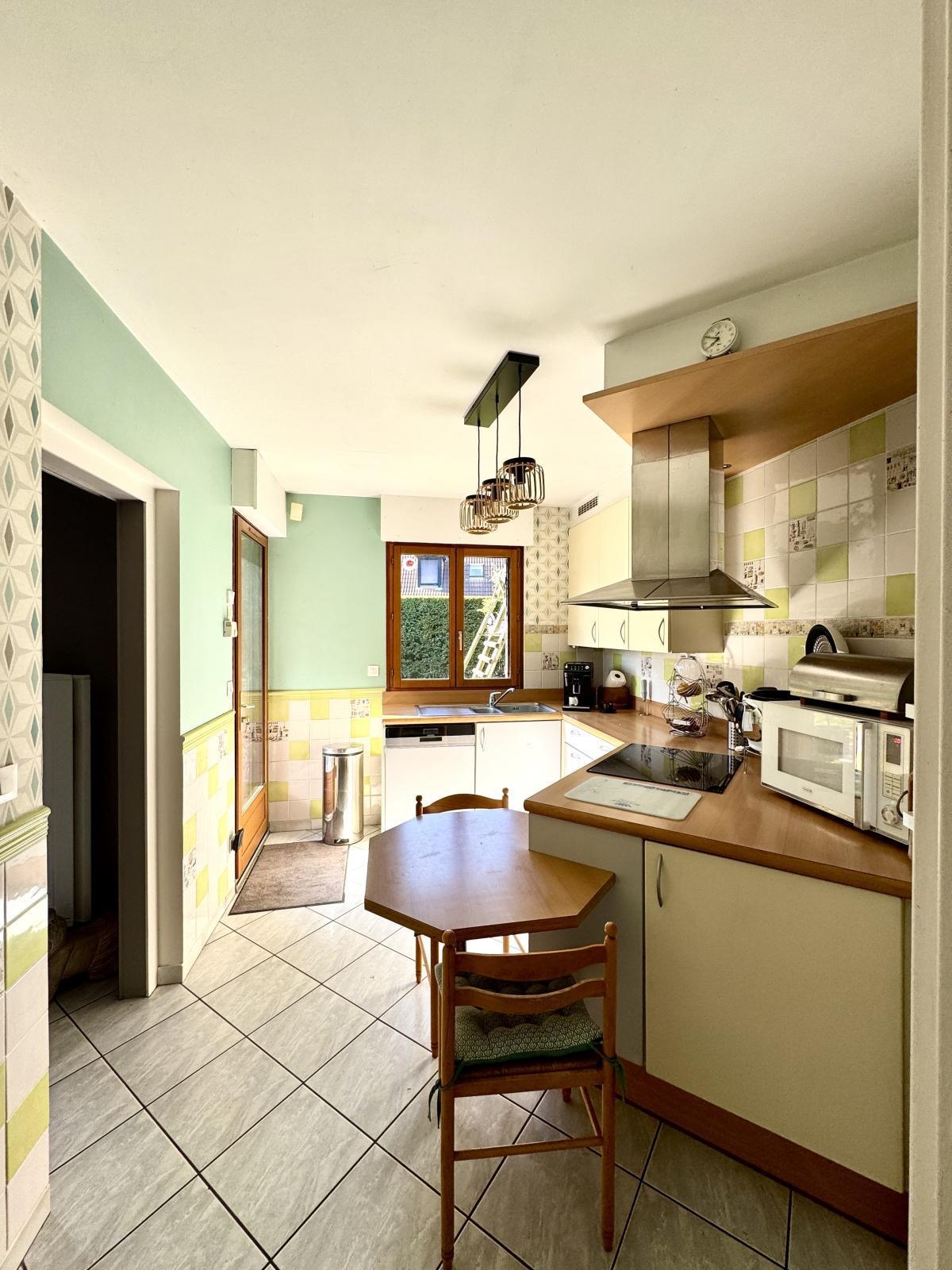 individuelle 4ch + combles jardin garage 435 000 Euros