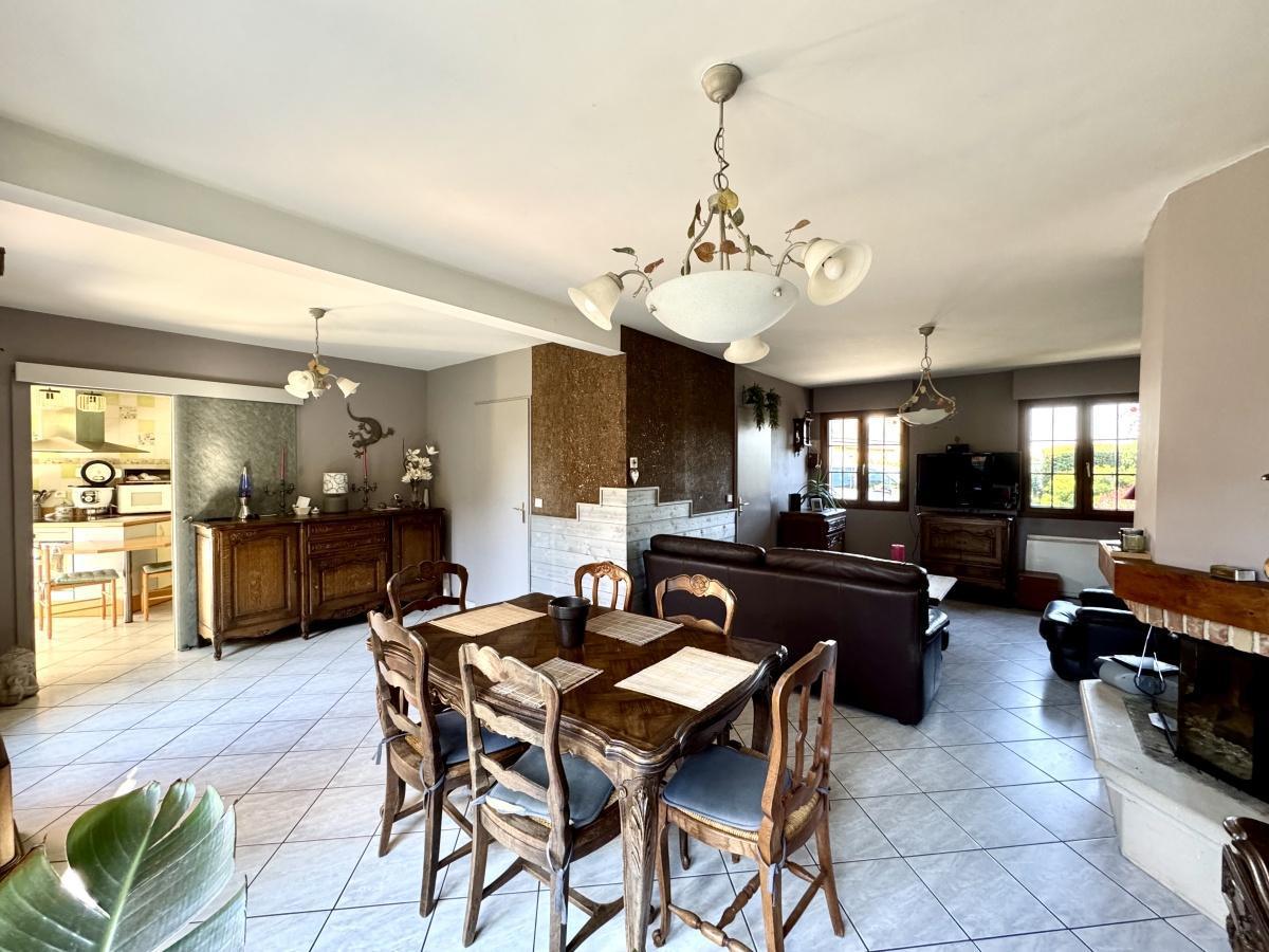 individuelle 4ch + combles jardin garage 435 000 Euros
