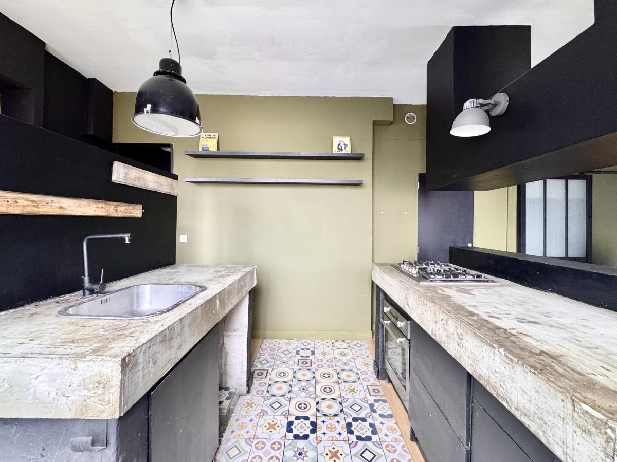 Maison de ville rénovée au style industriel 4Ch, jardin 235 000 Euros