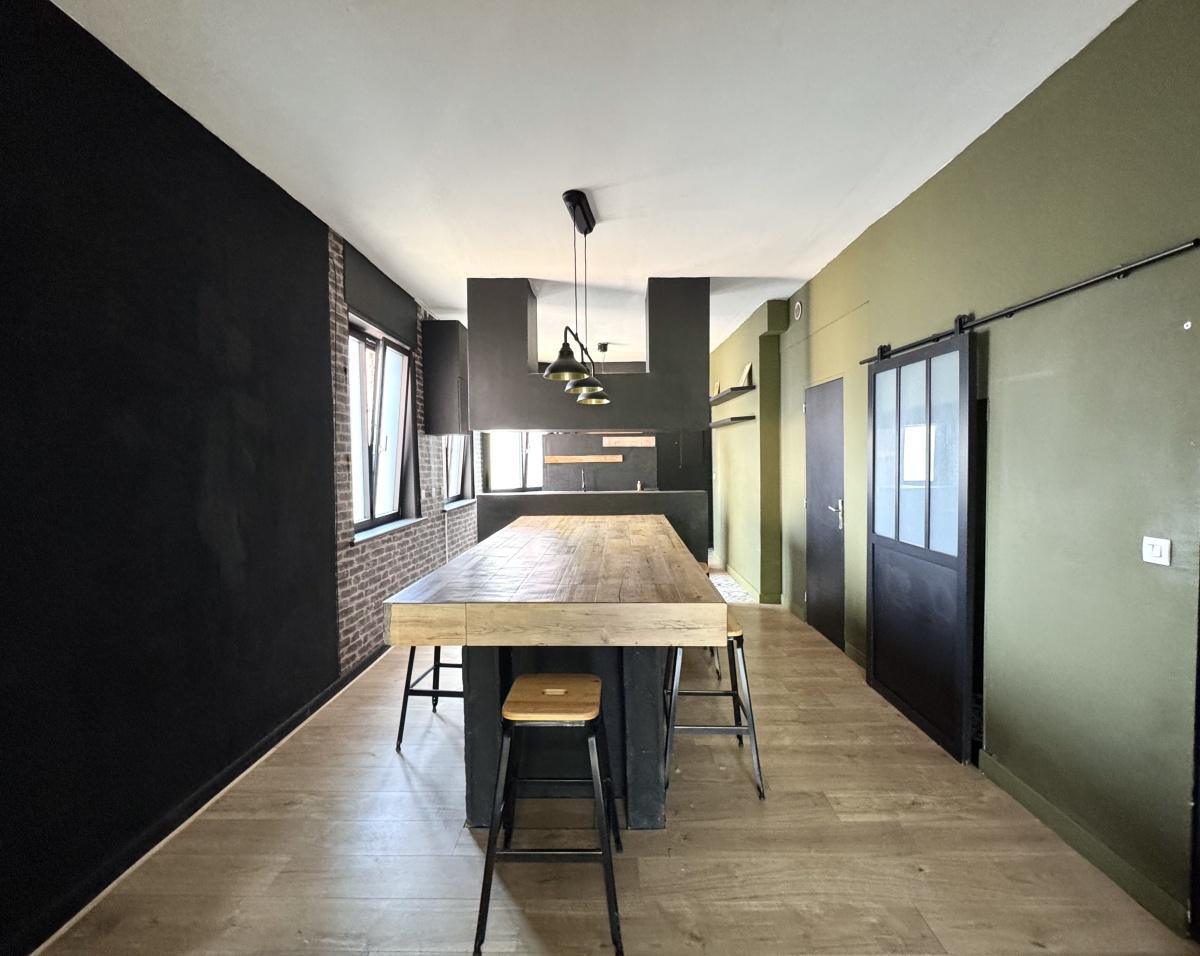 Maison de ville rénovée au style industriel 4Ch, jardin 235 000 Euros