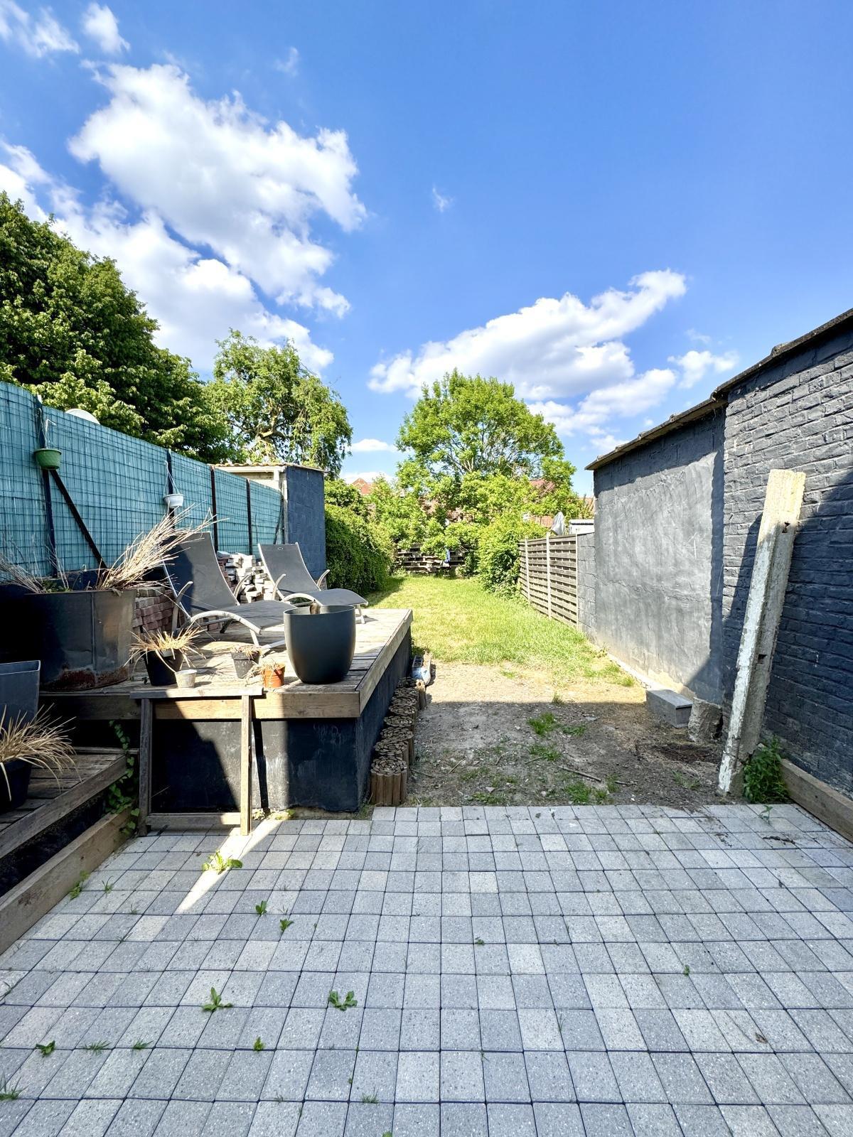 Maison de ville rénovée au style industriel 4Ch, jardin 235 000 Euros