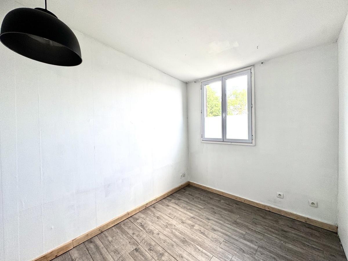 Maison de ville rénovée au style industriel 4Ch, jardin 235 000 Euros