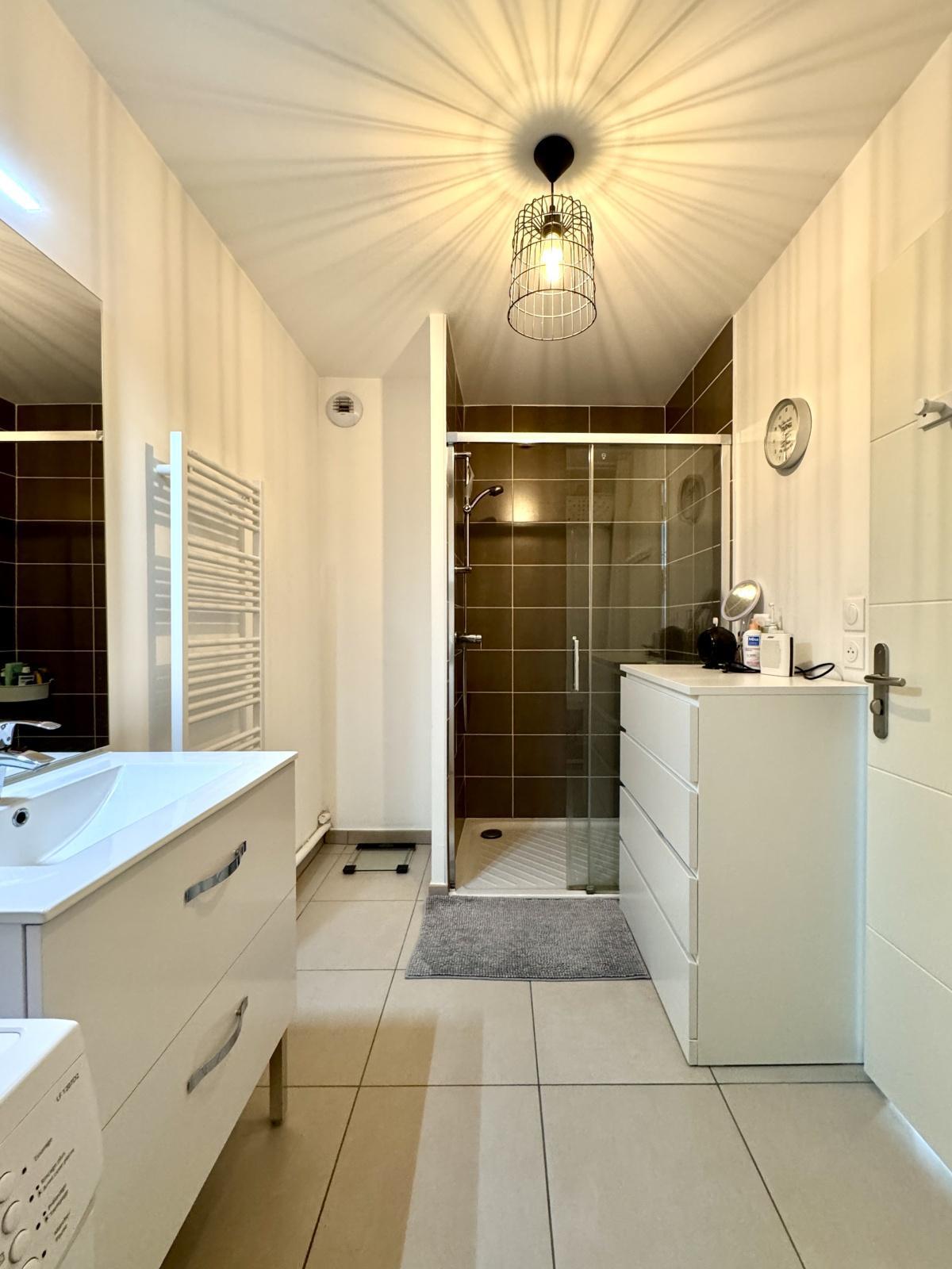 T3 de 66m2 : 2 terrasses, garage et parking 280 000 Euros FAI