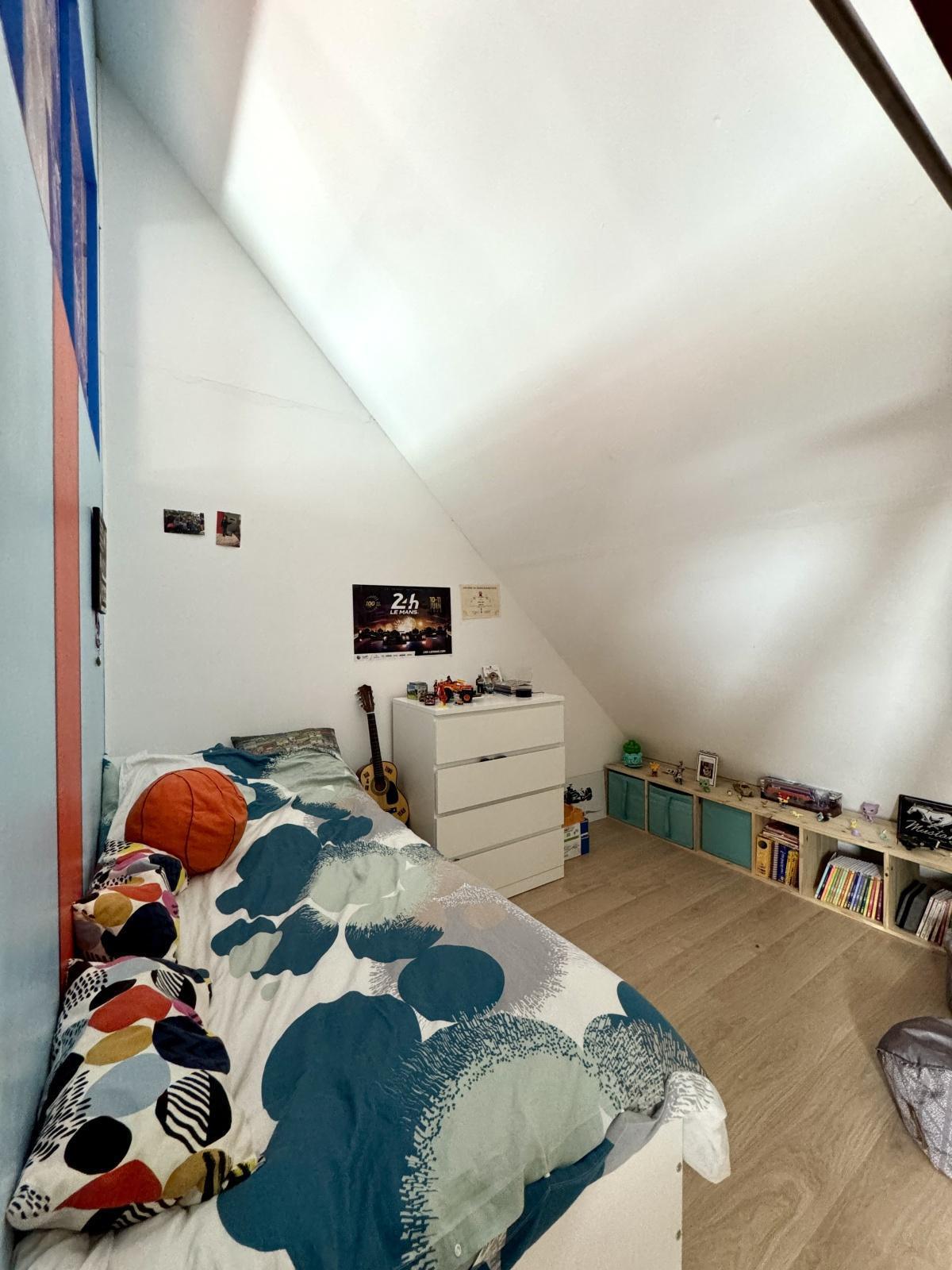 1960 rénovée 4/5 ch - 2 stat et jardin 299 000€