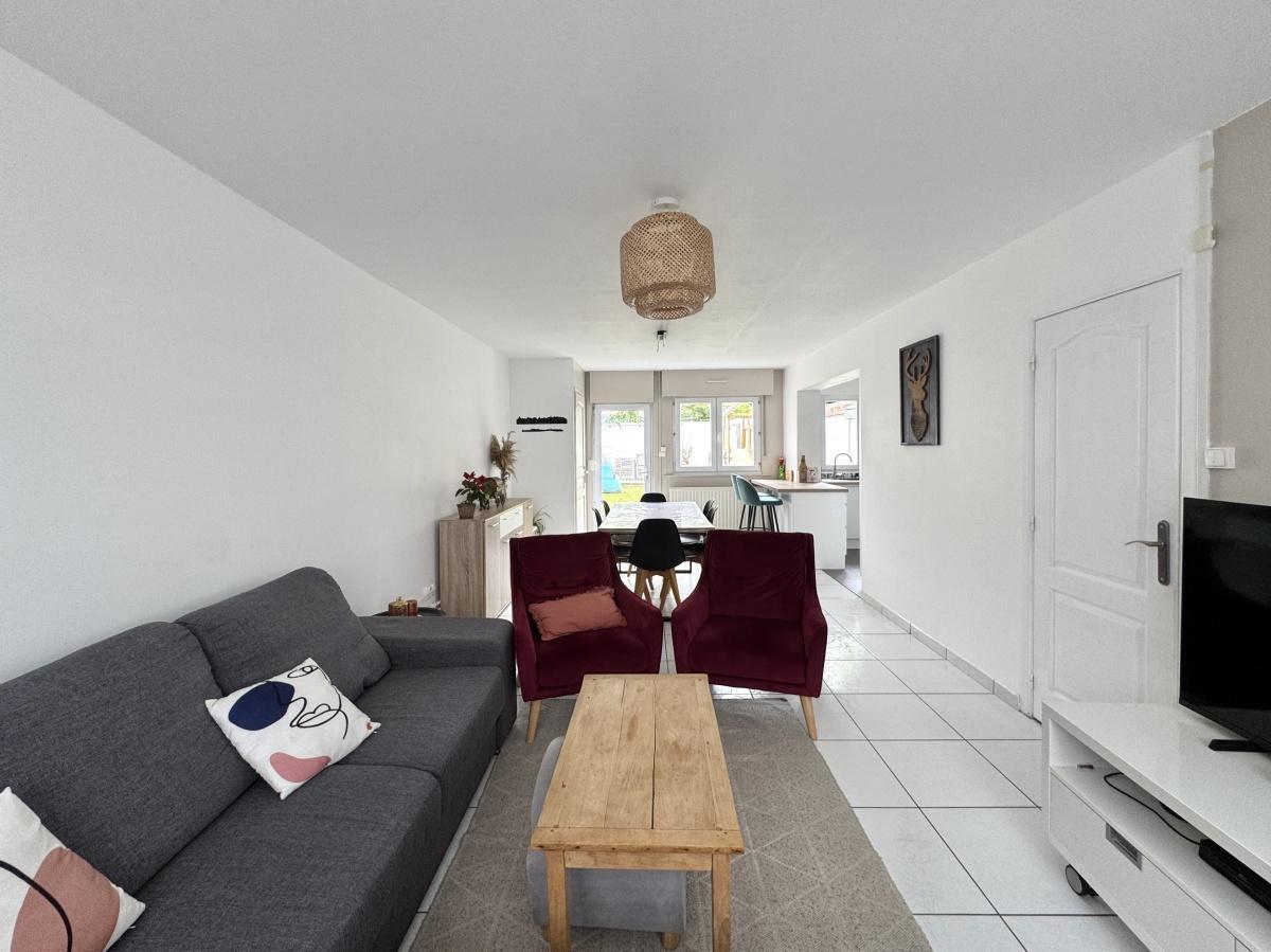 1960 rénovée 4/5 ch - 2 stat et jardin 299 000€