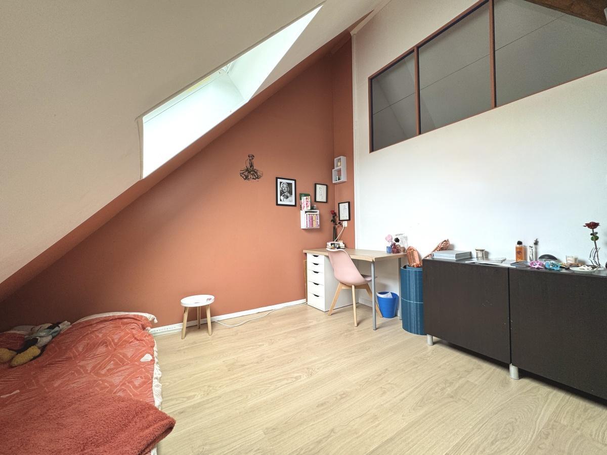 1960 rénovée 4/5 ch - 2 stat et jardin 299 000€