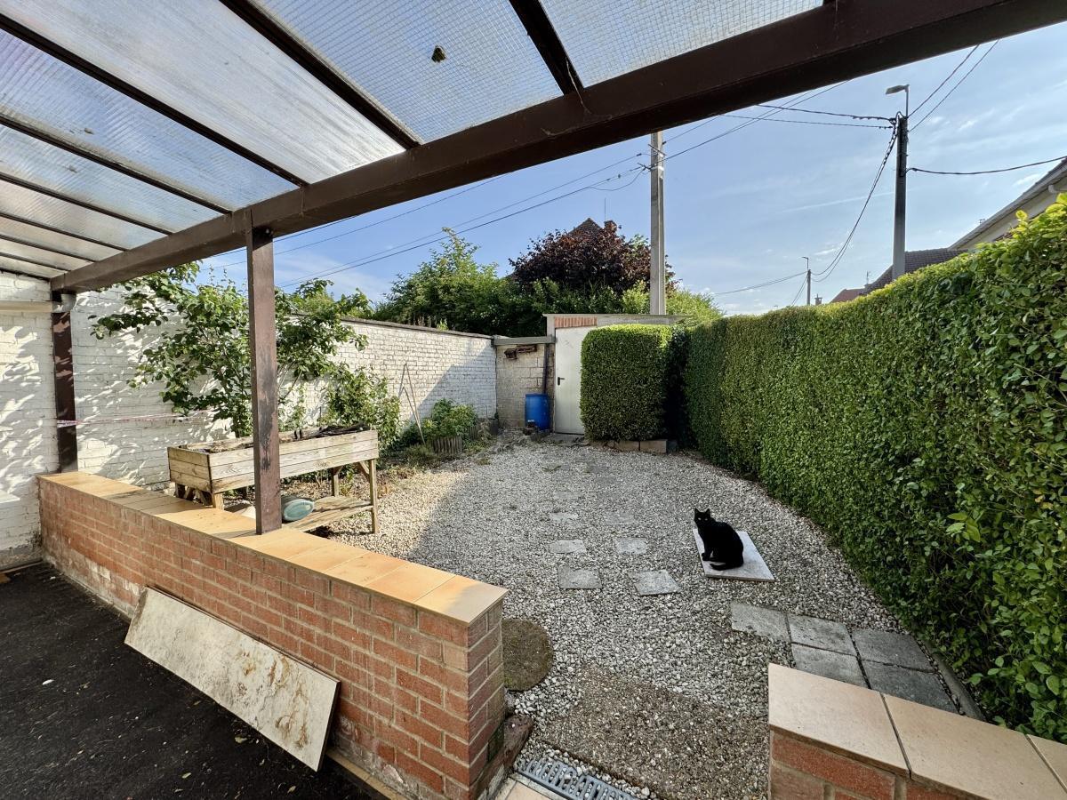 Maison des années 60 avec travaux 4ch et gge - 189000€ FAI