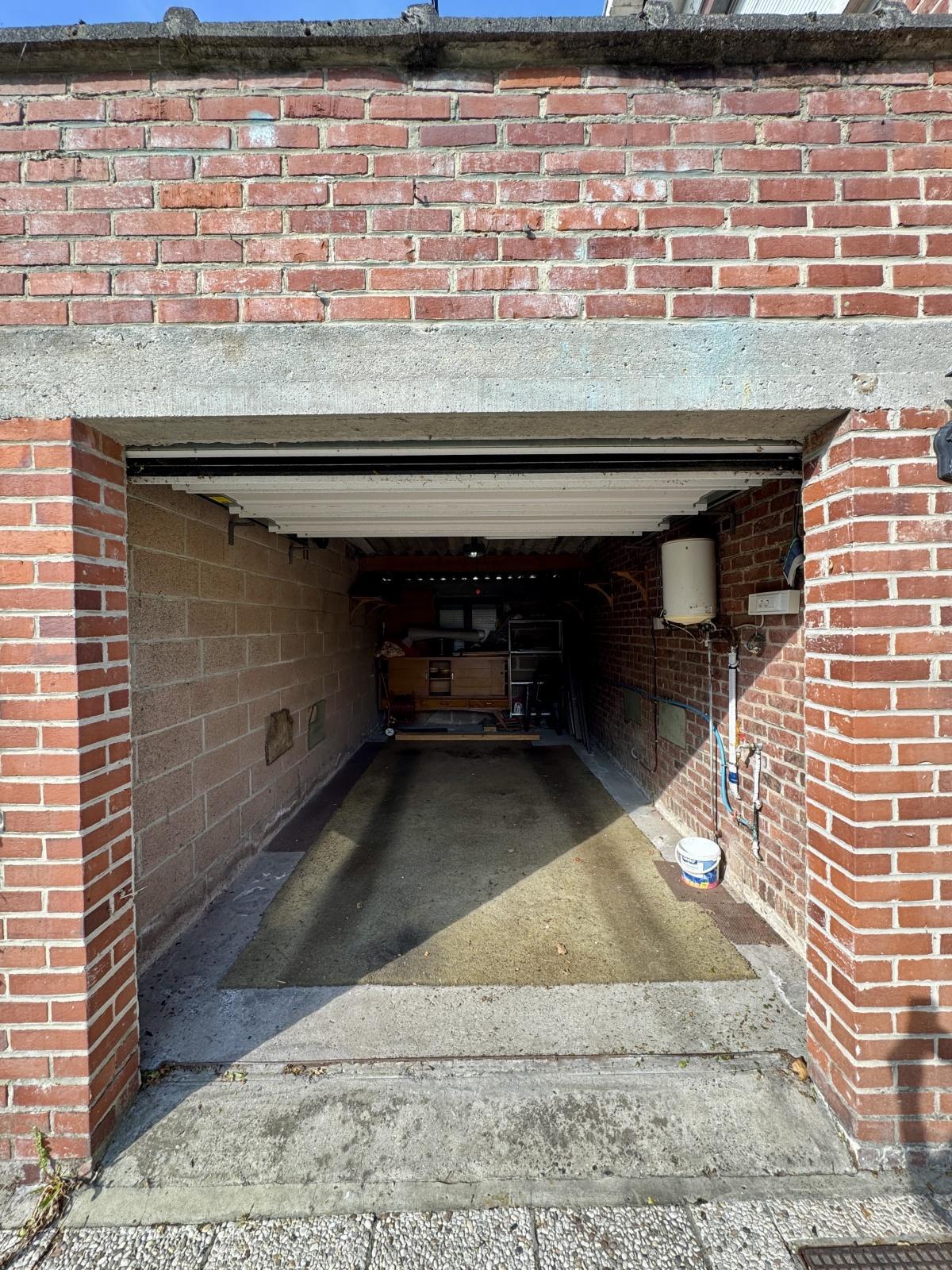 Maison des années 60 avec travaux 4ch et gge - 189000€ FAI