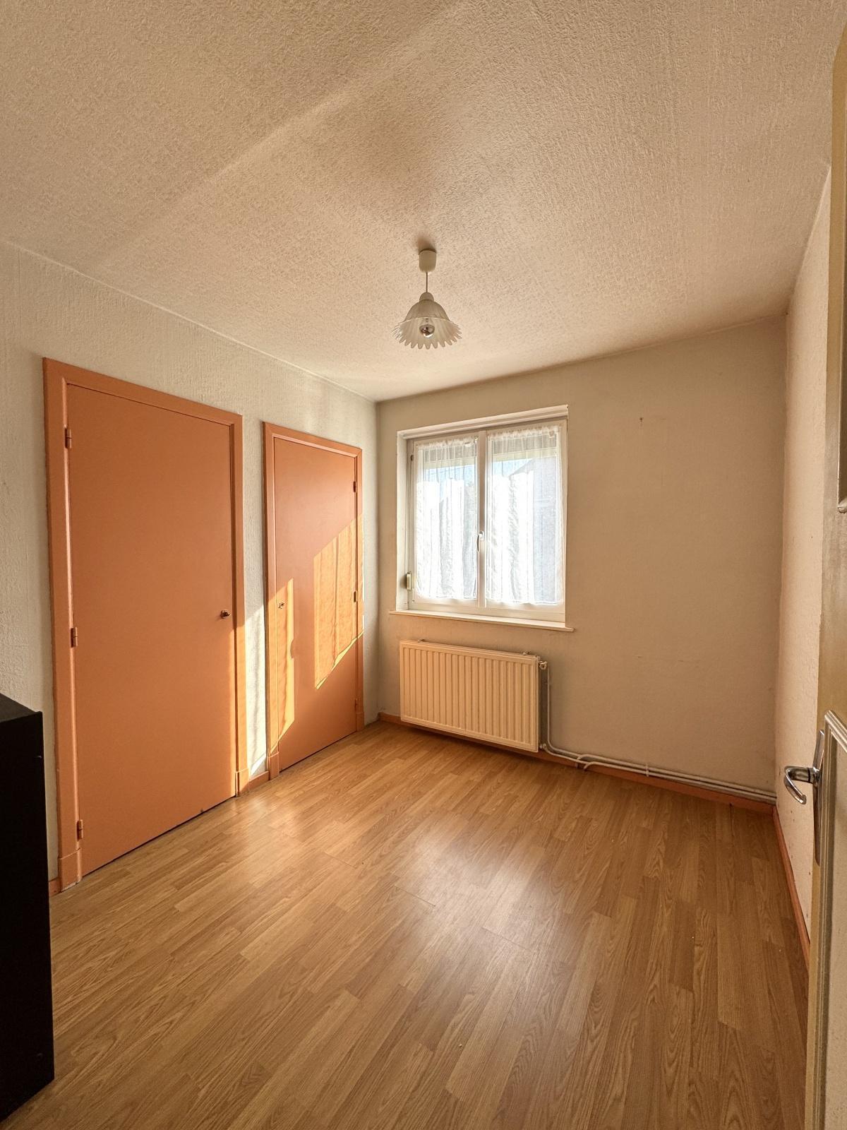 Maison des années 60 avec travaux 4ch et gge - 189000€ FAI