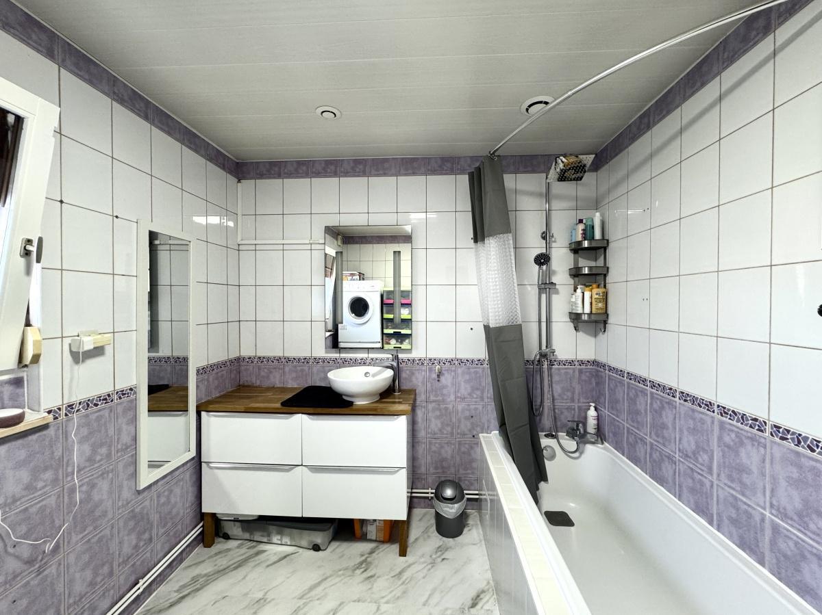Maison 3ch jardin et stationnement 258 000 Euros FAI