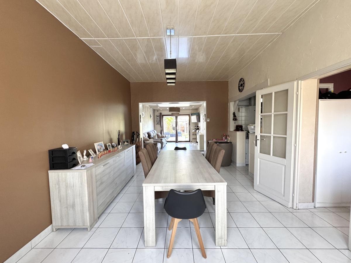 Maison 3ch jardin et stationnement 258 000 Euros FAI