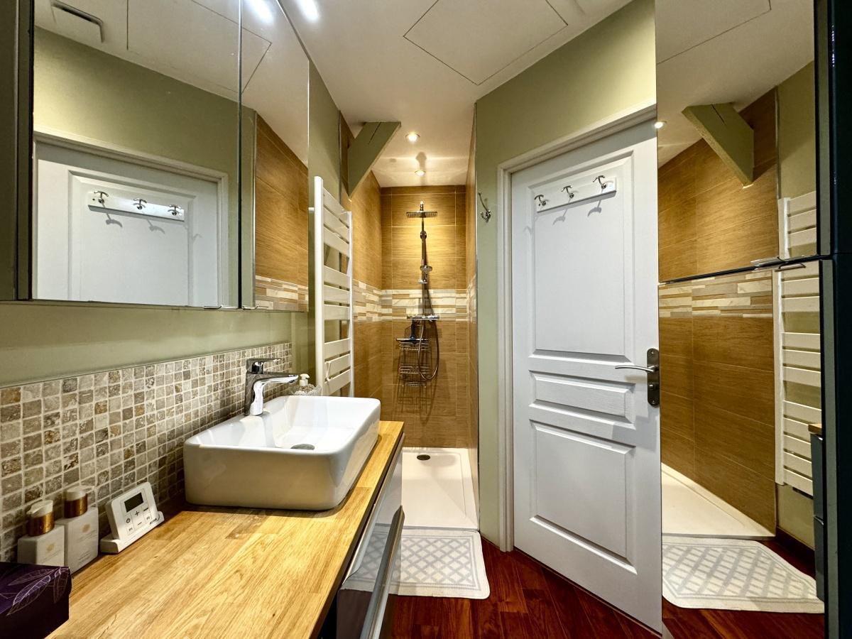 Semi ind. 3ch+bureau, jardin, Gge 365 000 FAI