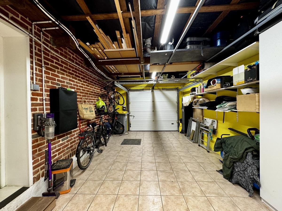 Semi ind. 3ch+bureau, jardin, Gge 365 000 FAI