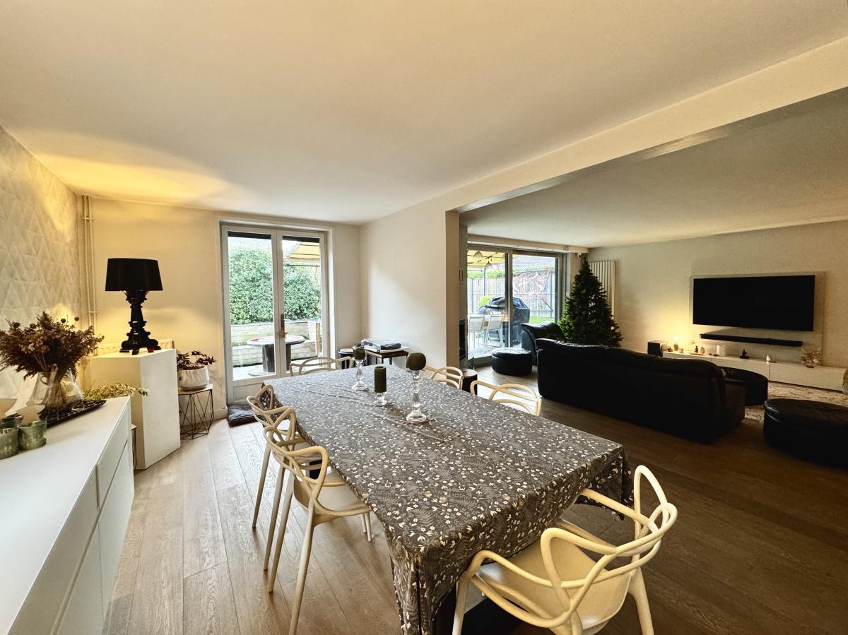 Hautevalle 4 ch jardin Garage : 515 000 Euros HAI