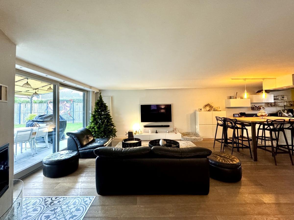 Hautevalle 4 ch jardin Garage : 515 000 Euros HAI