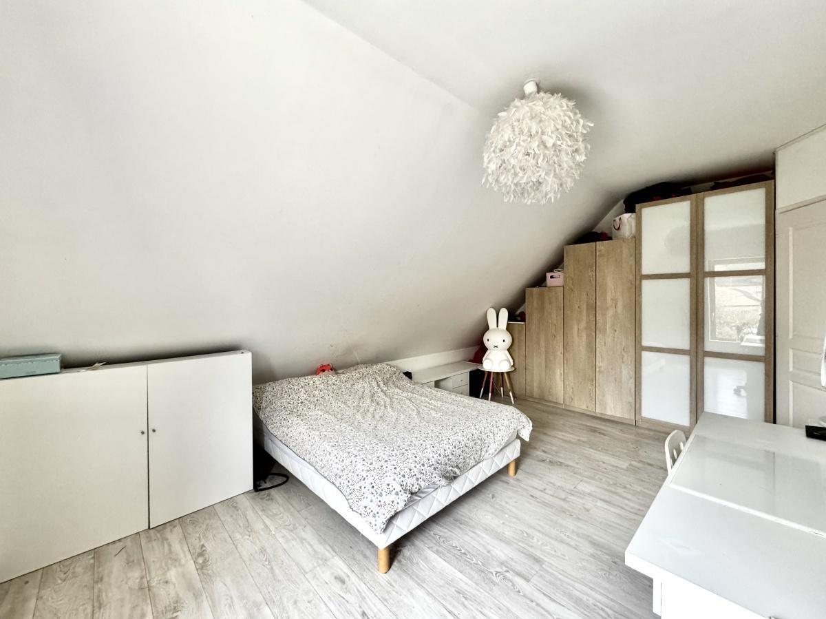 Hautevalle 4 ch jardin Garage : 515 000 Euros HAI